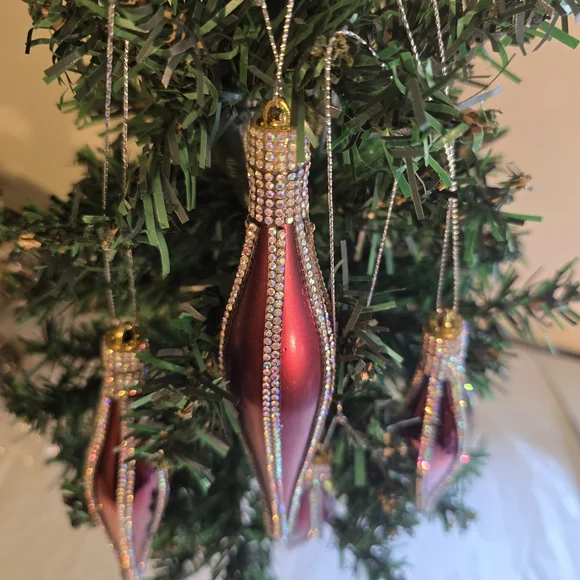 Elegant Red Holiday Ornaments New 4 Pieces 6 Inch Handmade - Picture 6 of 7